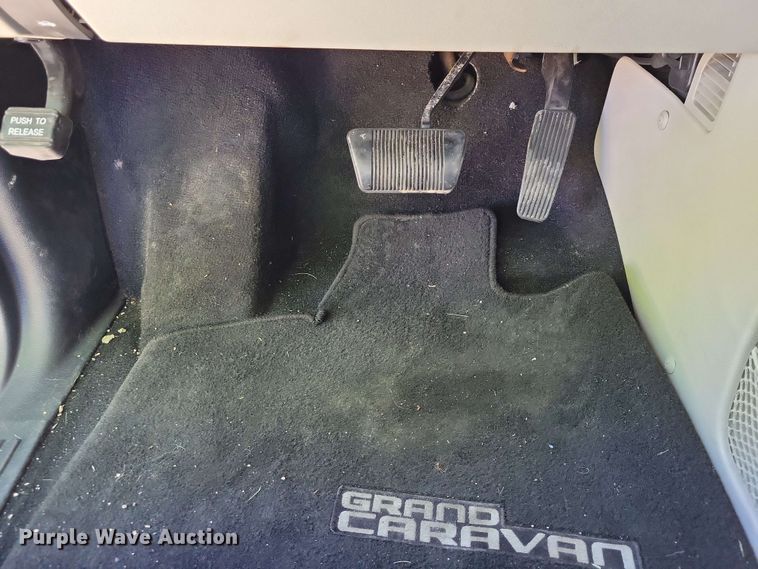 image for item DX6988 2012 Dodge Grand Caravan van