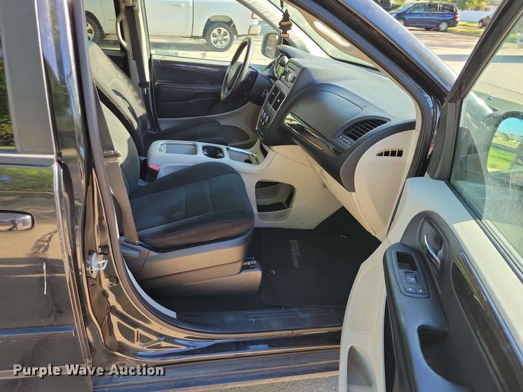 image for item DX6988 2012 Dodge Grand Caravan van