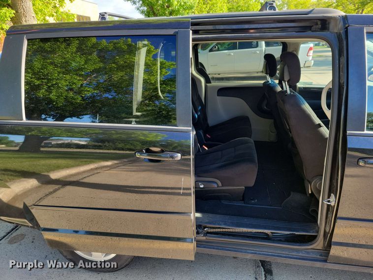 image for item DX6988 2012 Dodge Grand Caravan van