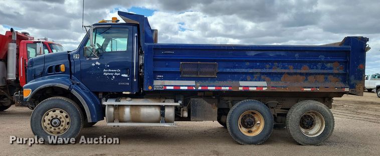 image for item DX6992 2004 Sterling L7500 dump truck
