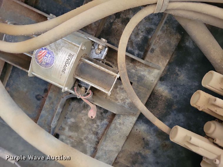 image for item DX6992 2004 Sterling L7500 dump truck