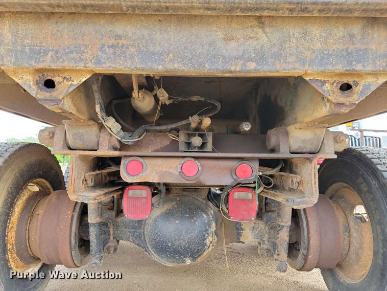 image for item DX6992 2004 Sterling L7500 dump truck