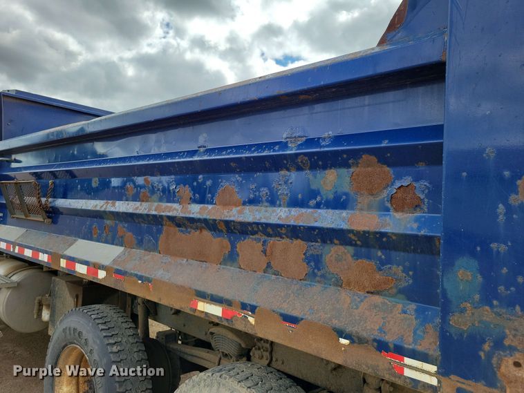 image for item DX6992 2004 Sterling L7500 dump truck