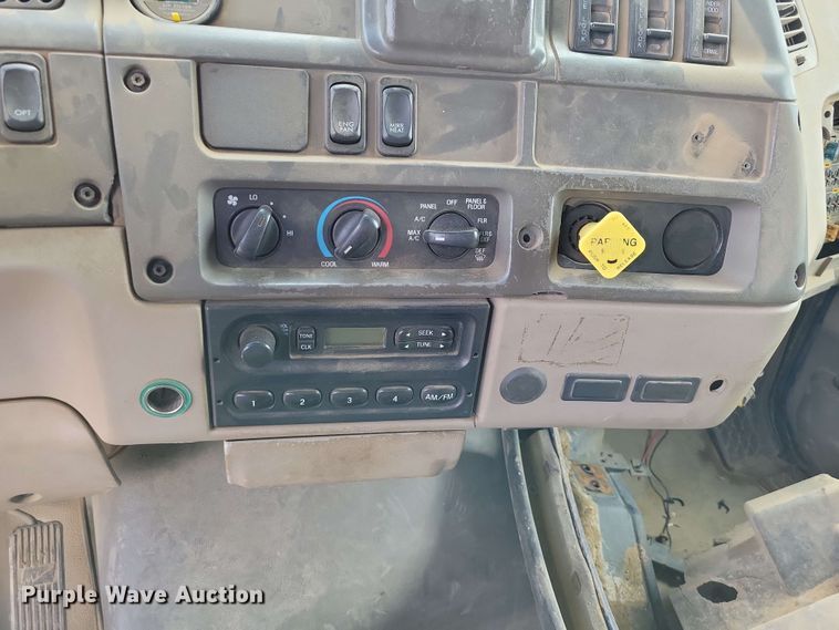 image for item DX6992 2004 Sterling L7500 dump truck