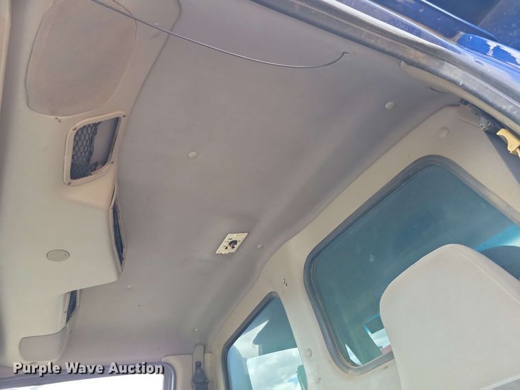 image for item DX6992 2004 Sterling L7500 dump truck