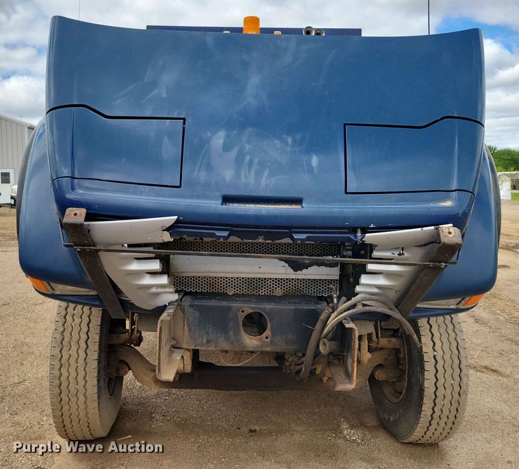 image for item DX6992 2004 Sterling L7500 dump truck