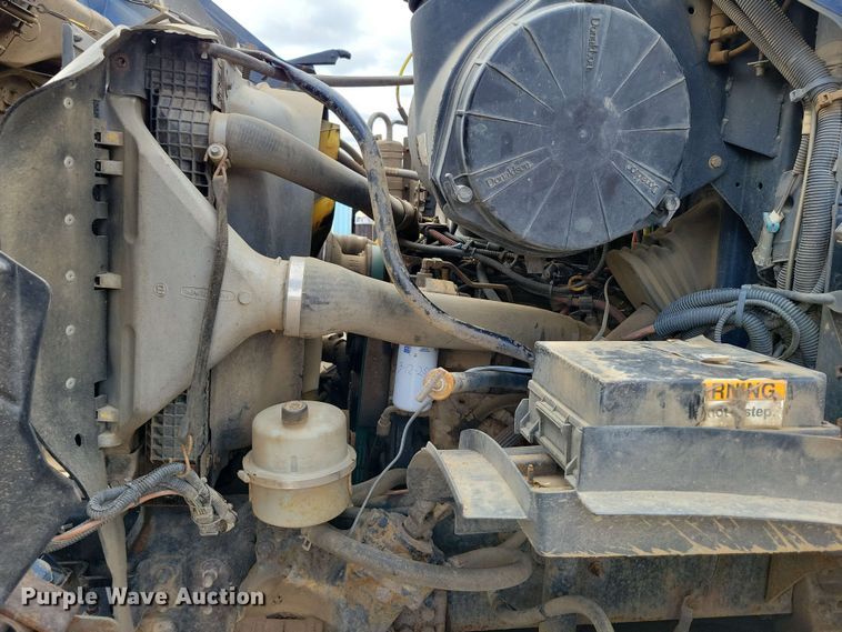 image for item DX6992 2004 Sterling L7500 dump truck