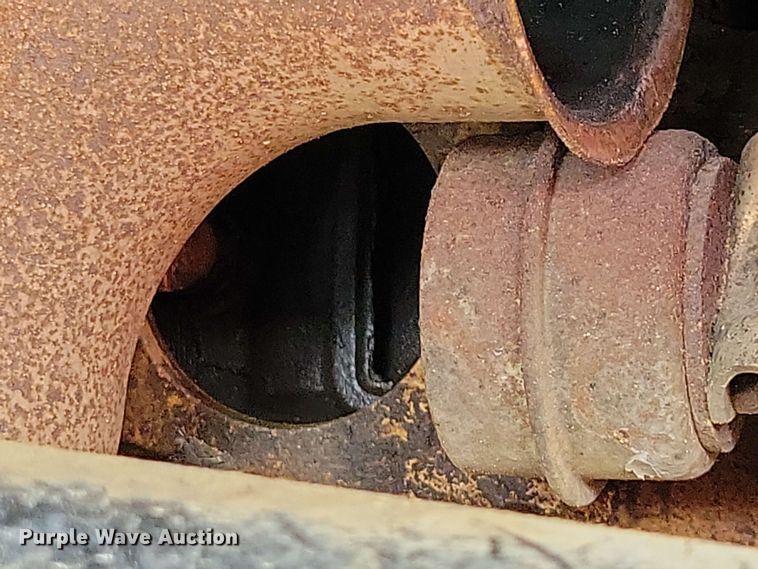 image for item DX6992 2004 Sterling L7500 dump truck