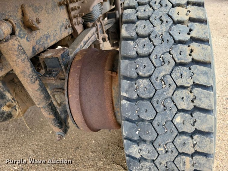 image for item DX6992 2004 Sterling L7500 dump truck