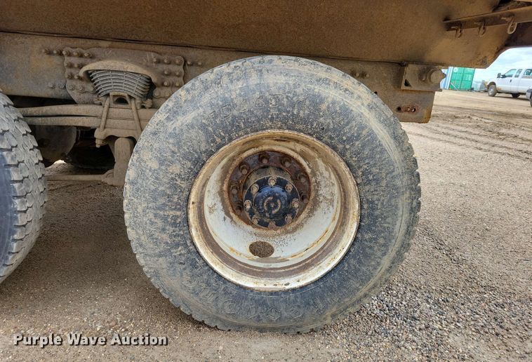 image for item DX6992 2004 Sterling L7500 dump truck