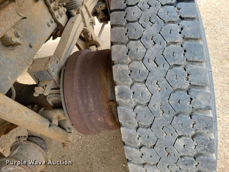 image for item DX6992 2004 Sterling L7500 dump truck