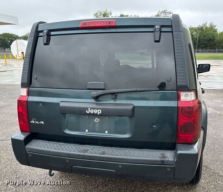 image for item DY0086 2006 Jeep Commander SUV