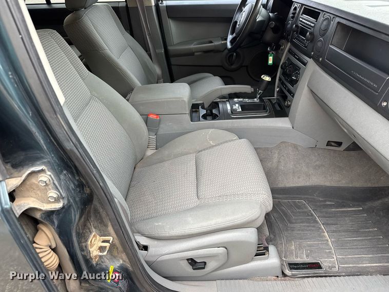 image for item DY0086 2006 Jeep Commander SUV