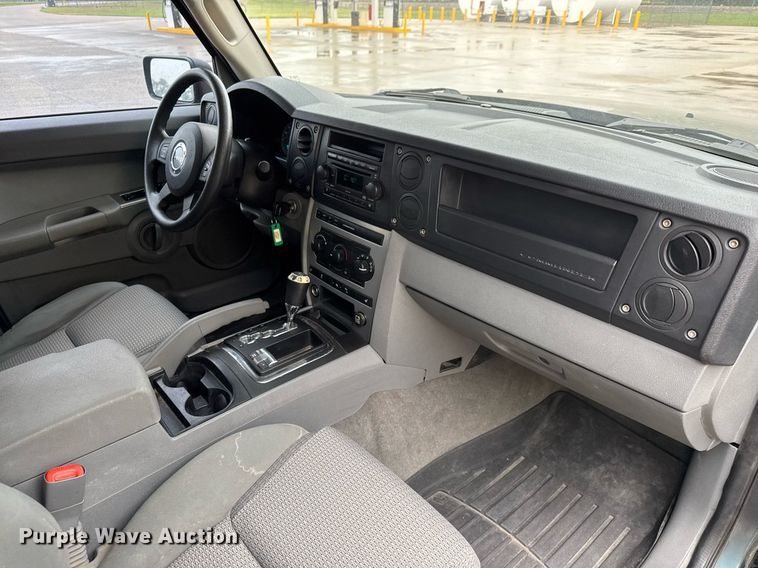 image for item DY0086 2006 Jeep Commander SUV