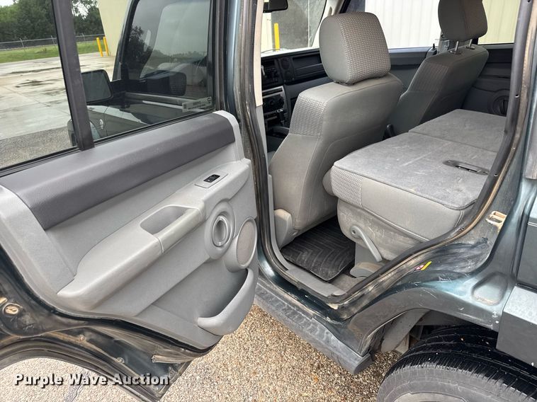 image for item DY0086 2006 Jeep Commander SUV