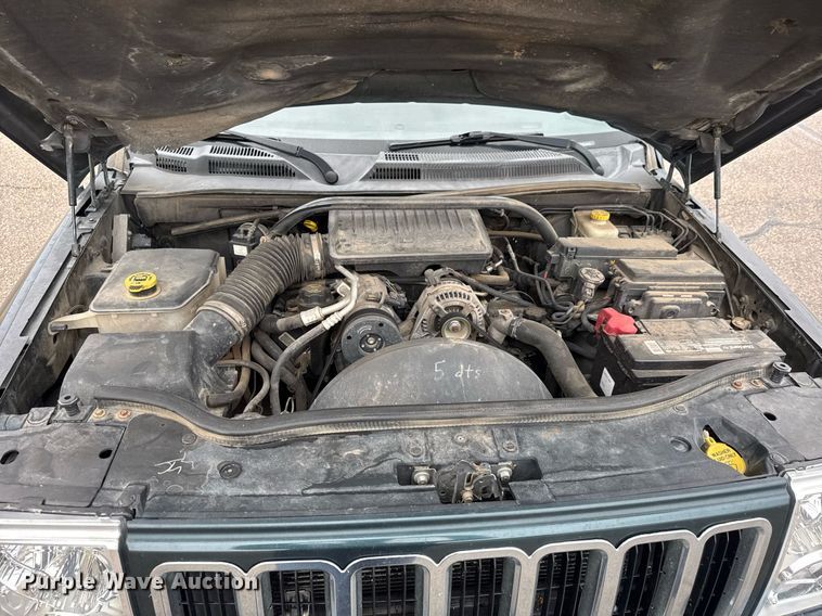 image for item DY0086 2006 Jeep Commander SUV