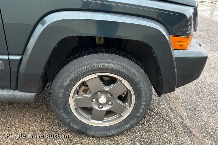 image for item DY0086 2006 Jeep Commander SUV