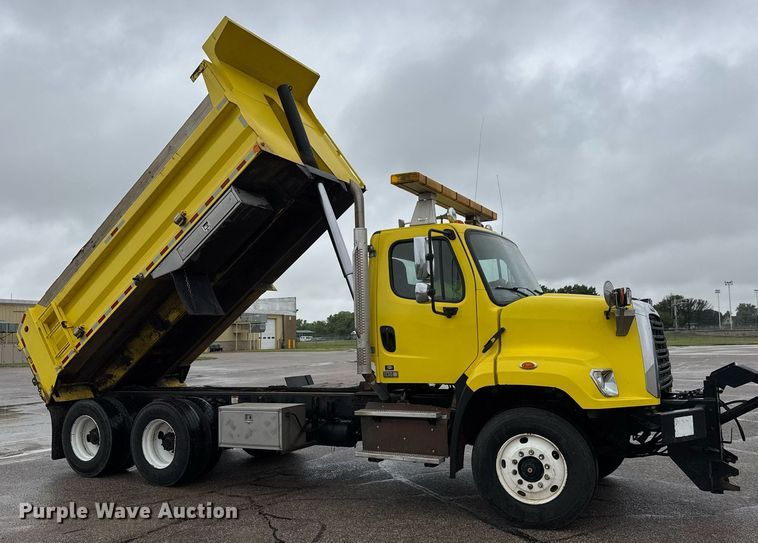 image for item DY0087 2014 Freightliner 108SD dump truck