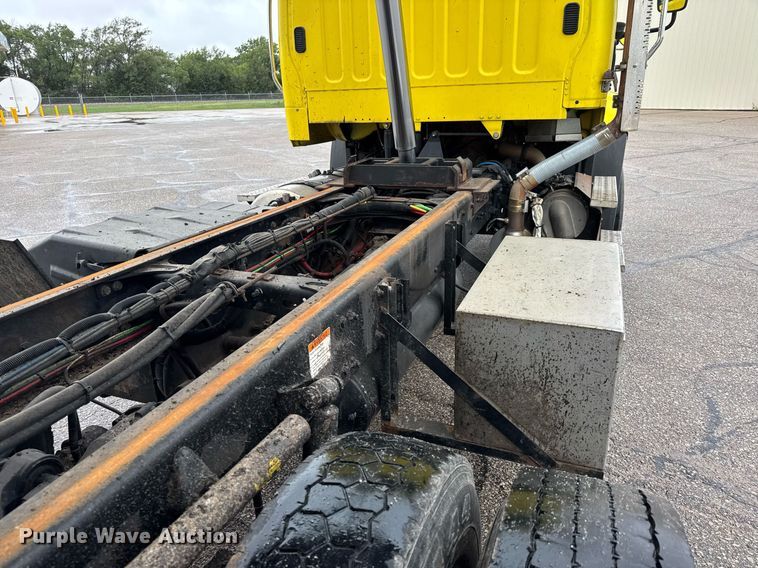 image for item DY0087 2014 Freightliner 108SD dump truck