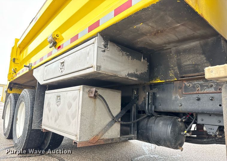 image for item DY0087 2014 Freightliner 108SD dump truck