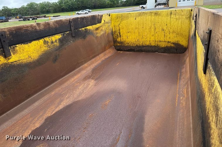 image for item DY0087 2014 Freightliner 108SD dump truck