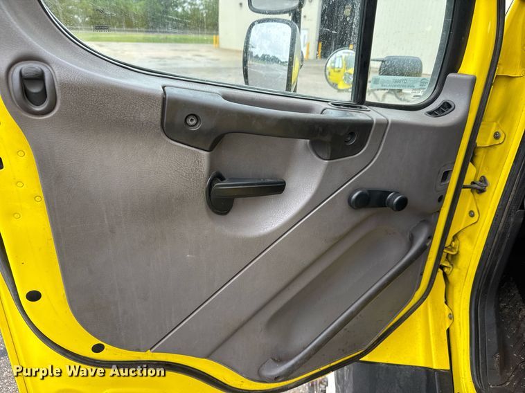 image for item DY0087 2014 Freightliner 108SD dump truck