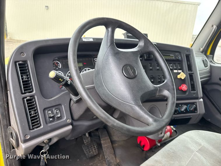 image for item DY0087 2014 Freightliner 108SD dump truck