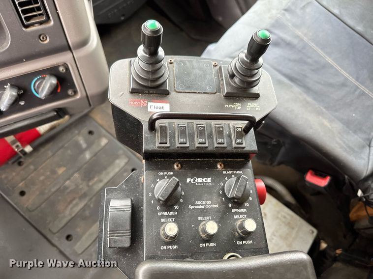 image for item DY0087 2014 Freightliner 108SD dump truck