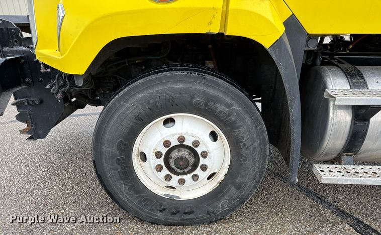 image for item DY0087 2014 Freightliner 108SD dump truck