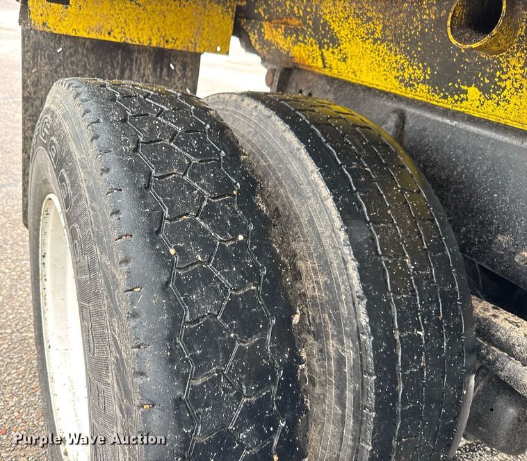 image for item DY0087 2014 Freightliner 108SD dump truck