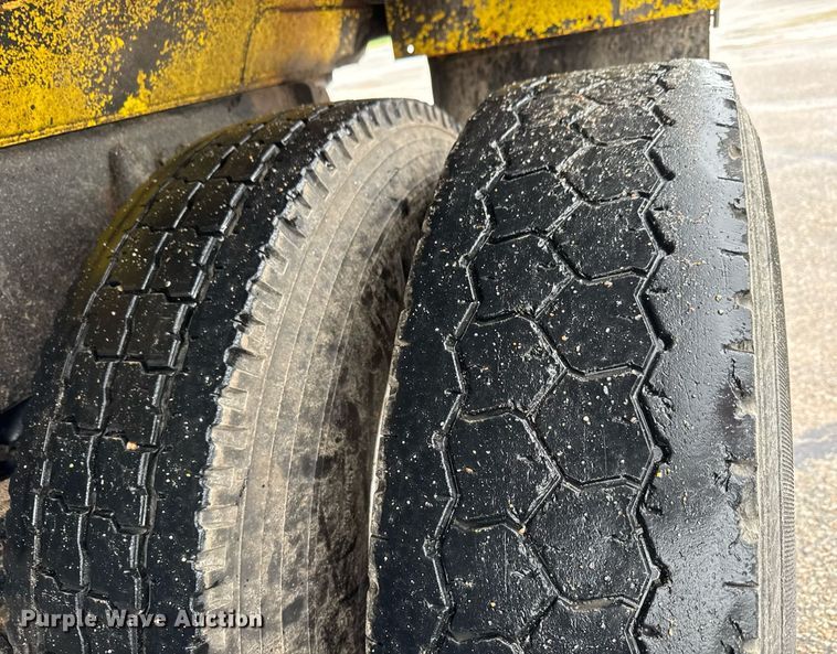 image for item DY0087 2014 Freightliner 108SD dump truck