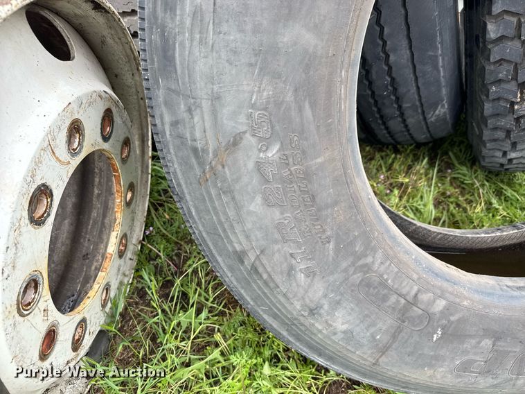 image for item DY0093 Tires and wheels