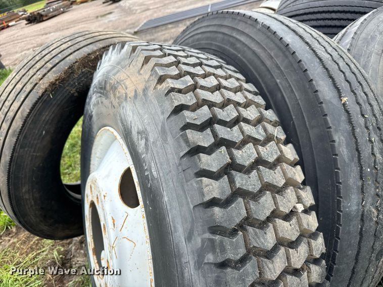 image for item DY0093 Tires and wheels