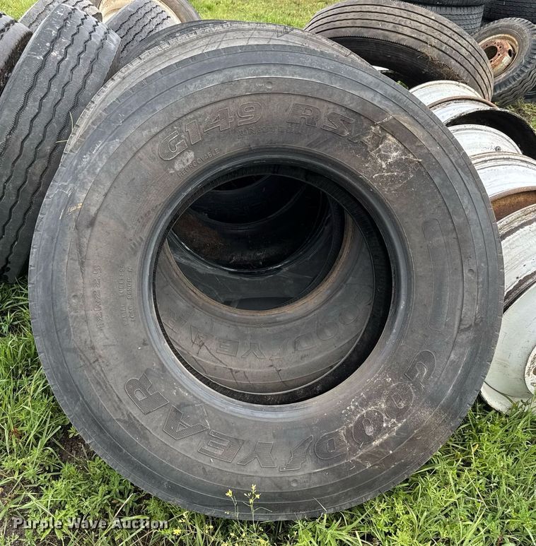 image for item DY0093 Tires and wheels