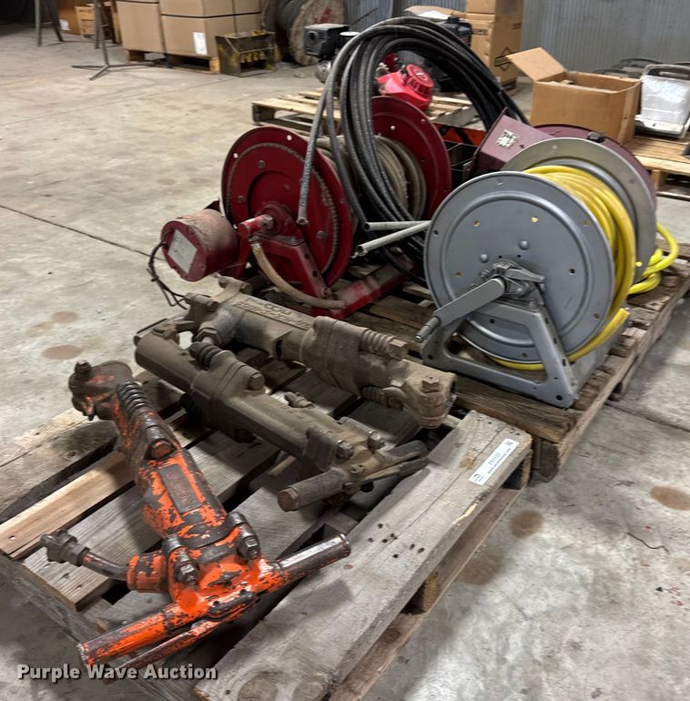 image for item DY0122 (3) jack hammers