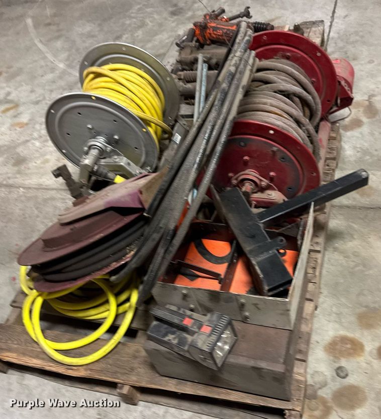 image for item DY0122 (3) jack hammers