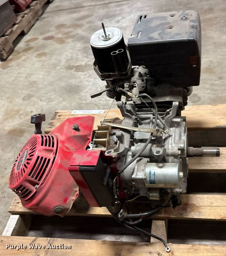 image for item DY0124 Briggs & Stratton 900 Series  engine