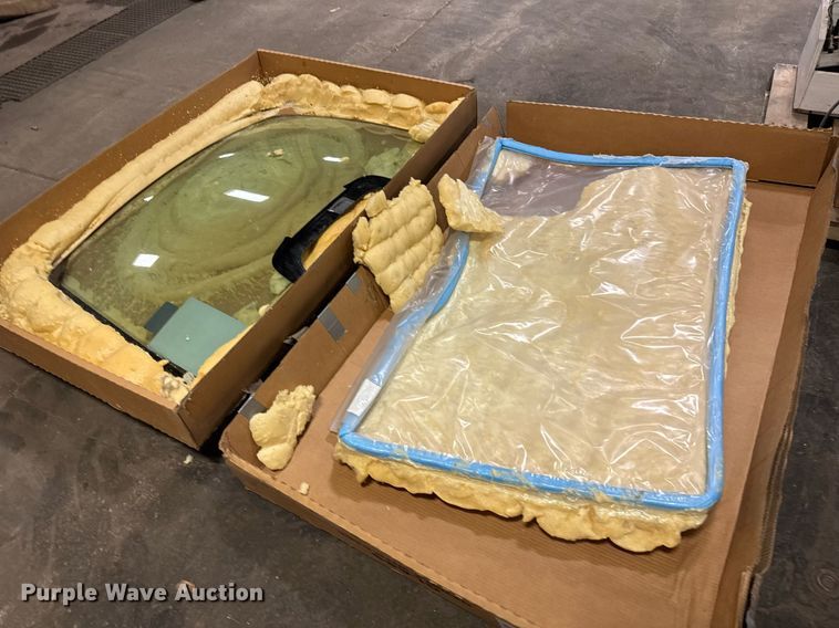 image for item DY0126 Rear cab glass