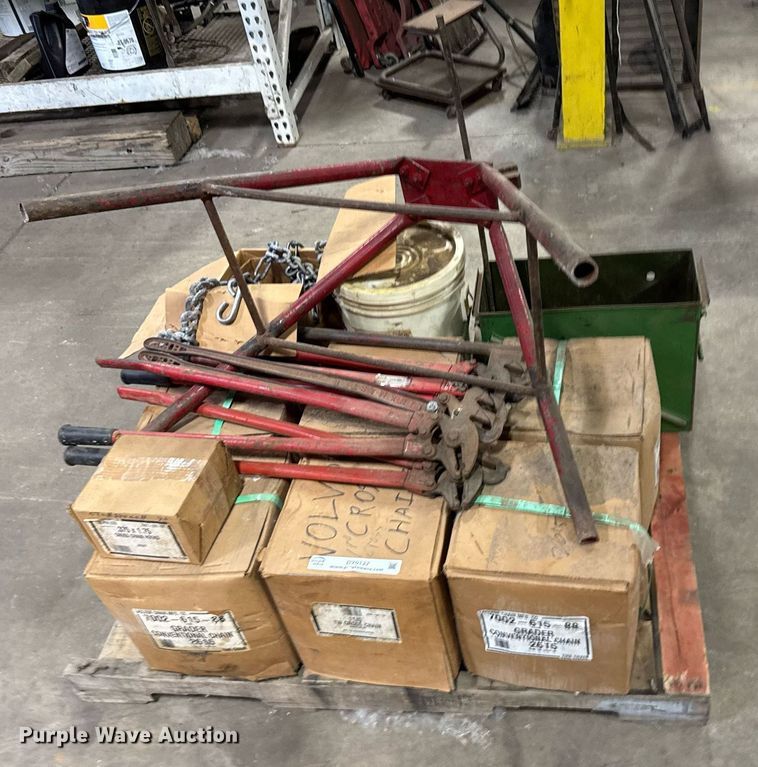 image for item DY0127 Motor grader tire chains