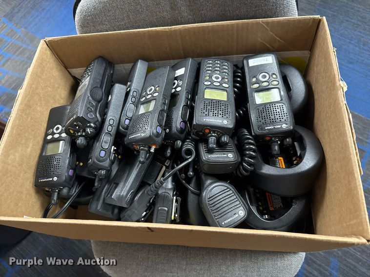 image for item DY0158 Motorola radios