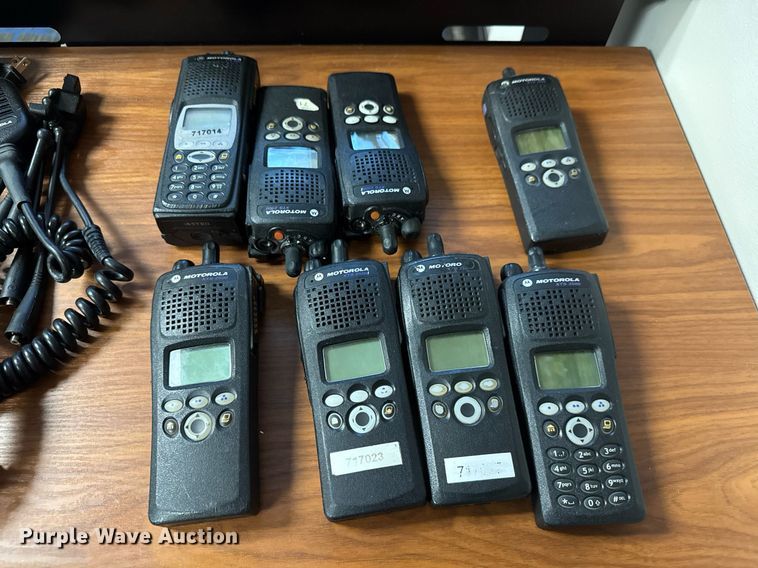 image for item DY0158 Motorola radios