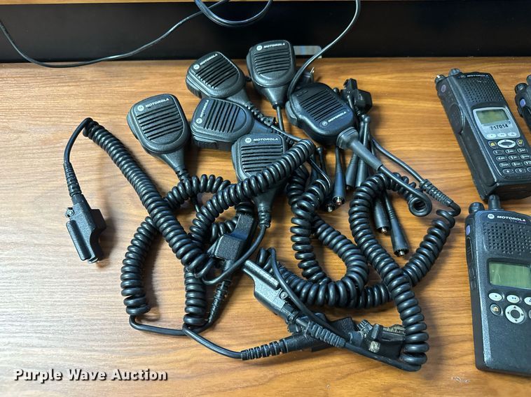 image for item DY0158 Motorola radios