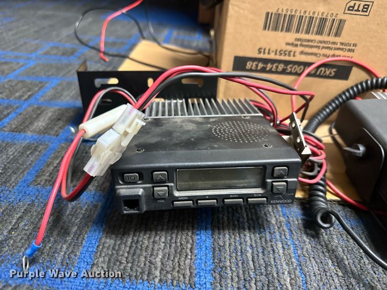 image for item DY0158 Motorola radios