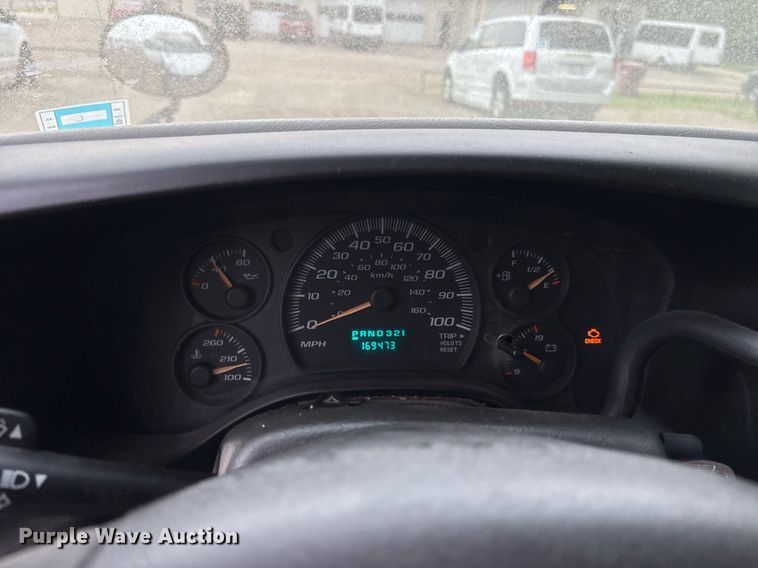 image for item DY0492 2005 Chevrolet Express G3500 shuttle bus