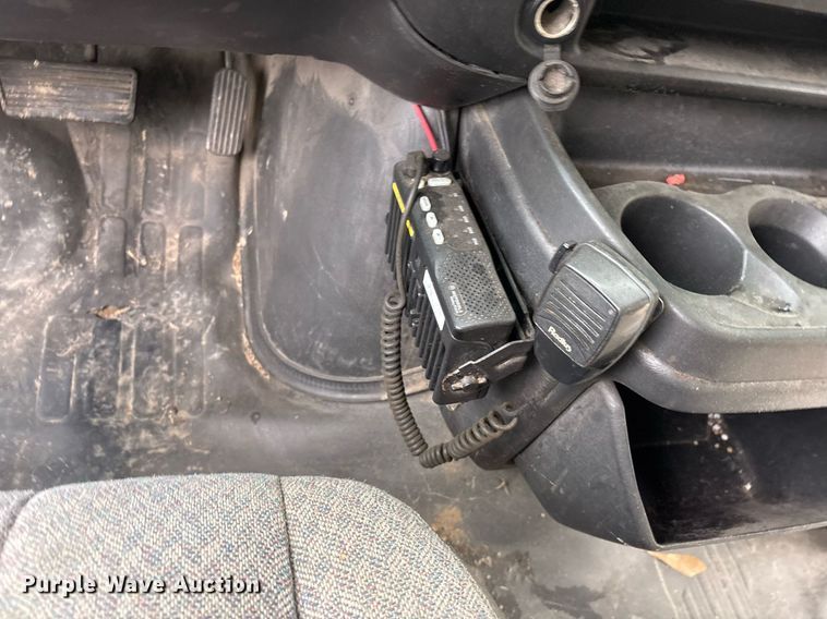 image for item DY0492 2005 Chevrolet Express G3500 shuttle bus