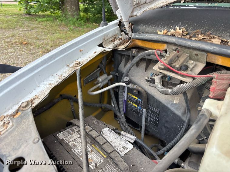 image for item DY0492 2005 Chevrolet Express G3500 shuttle bus