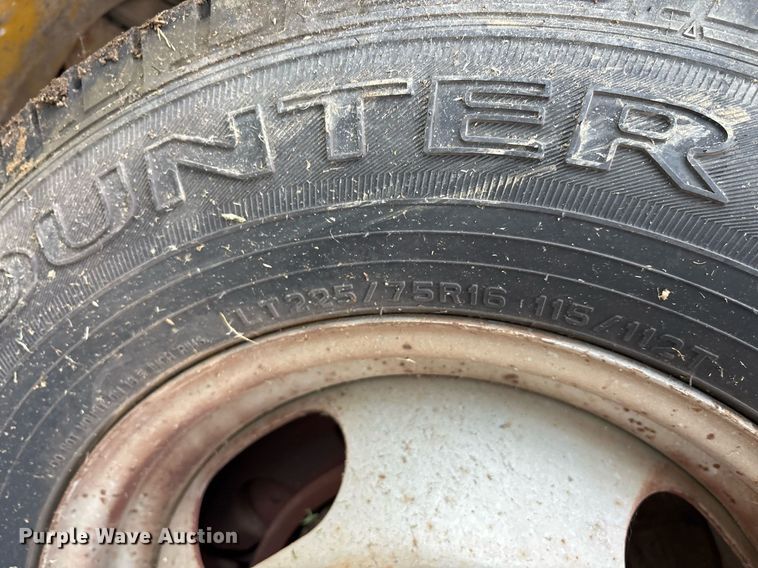 image for item DY0492 2005 Chevrolet Express G3500 shuttle bus