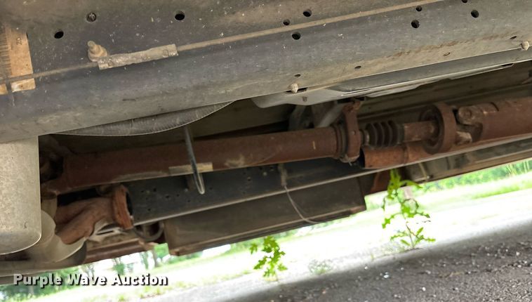 image for item DY0493 2009 Ford E450 shuttle bus