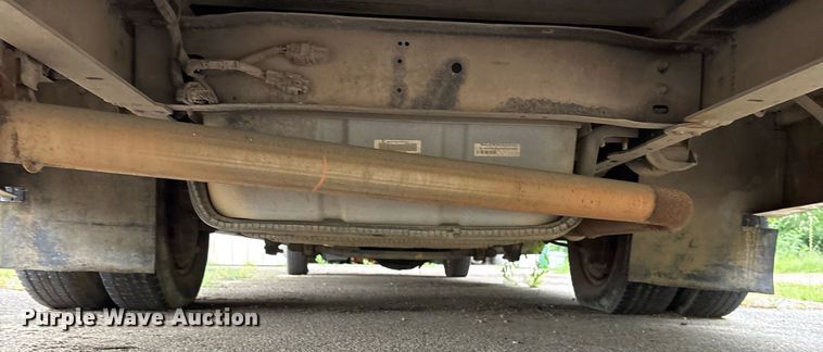 image for item DY0493 2009 Ford E450 shuttle bus