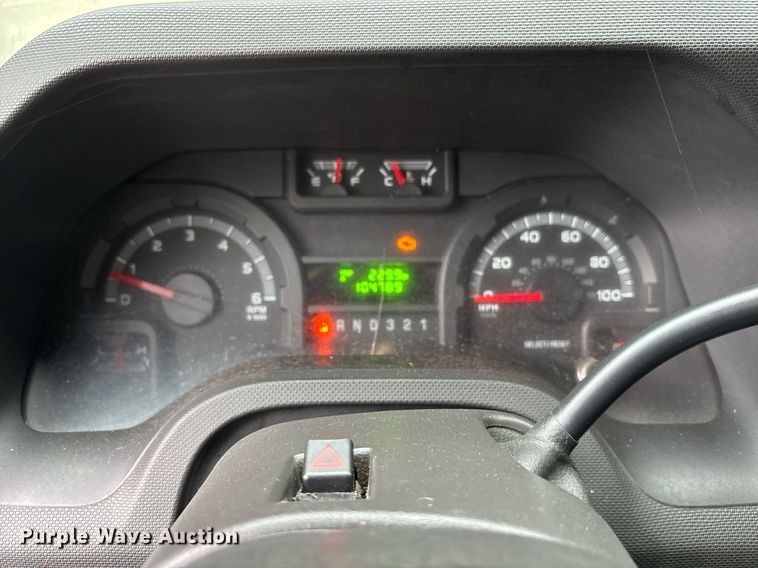 image for item DY0493 2009 Ford E450 shuttle bus